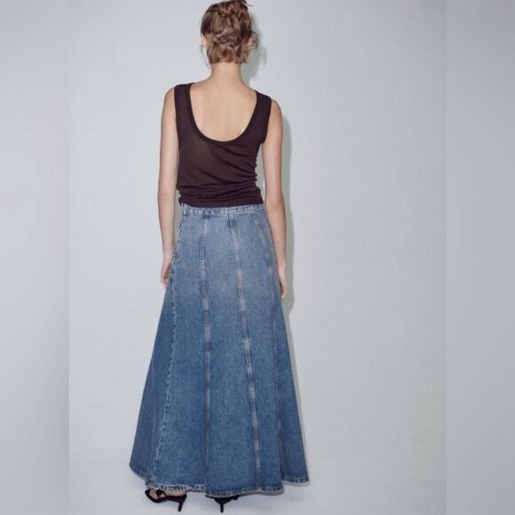 Zara Medium Wash Denim Maxi Skirt With Pockets Size Medium - Picture 3 of 8